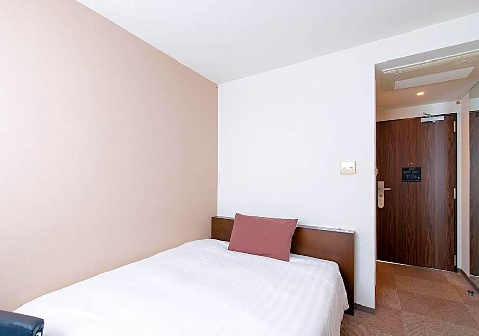 Hotel day by day