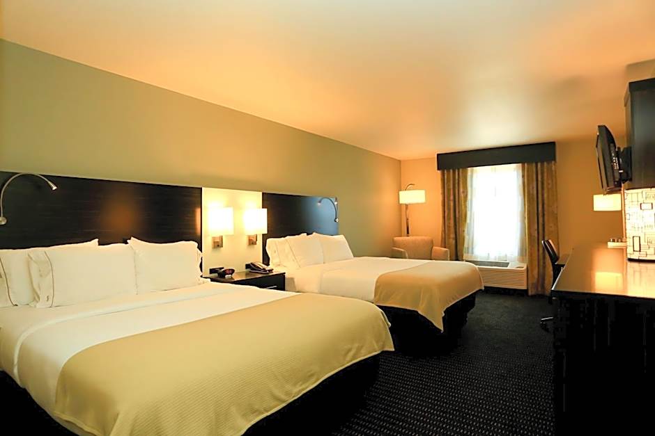 Holiday Inn Express & Suites Marion Northeast By IHG
