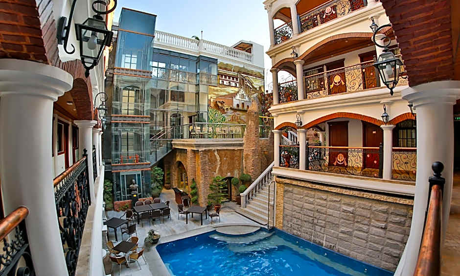Photo 1 of 50 of Hotel Luna