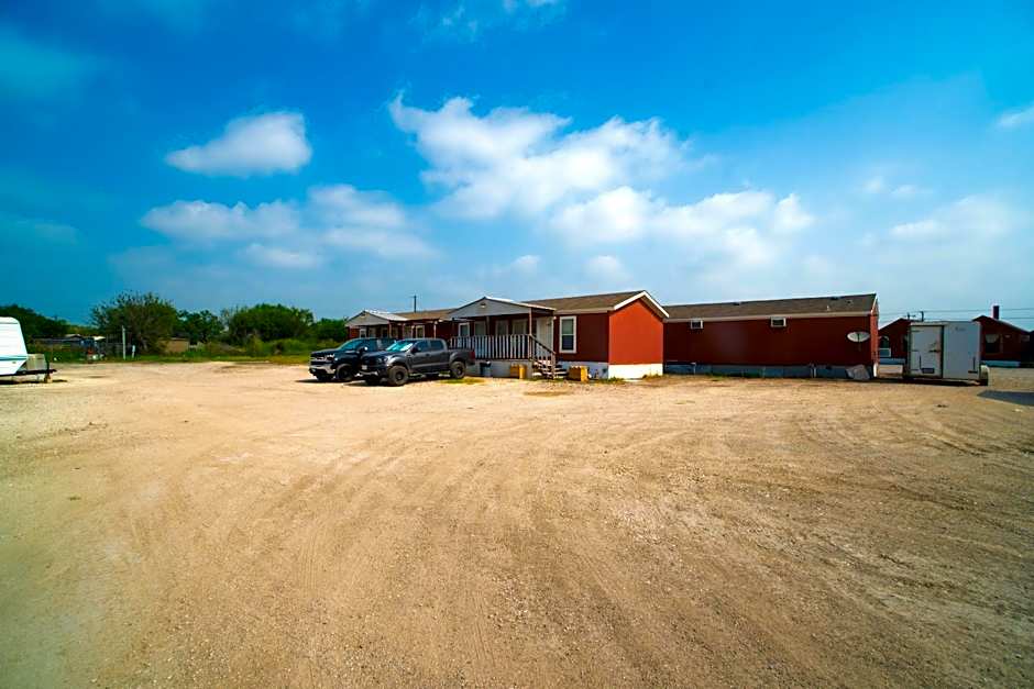 Grand Eagle Ford Lodge & RV Park