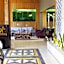 King Suites Hotel