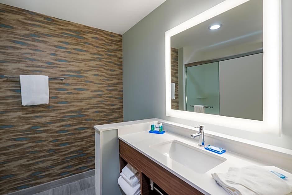 Holiday Inn Express & Suites Greenville SE - Simpsonville, an IHG Hotel