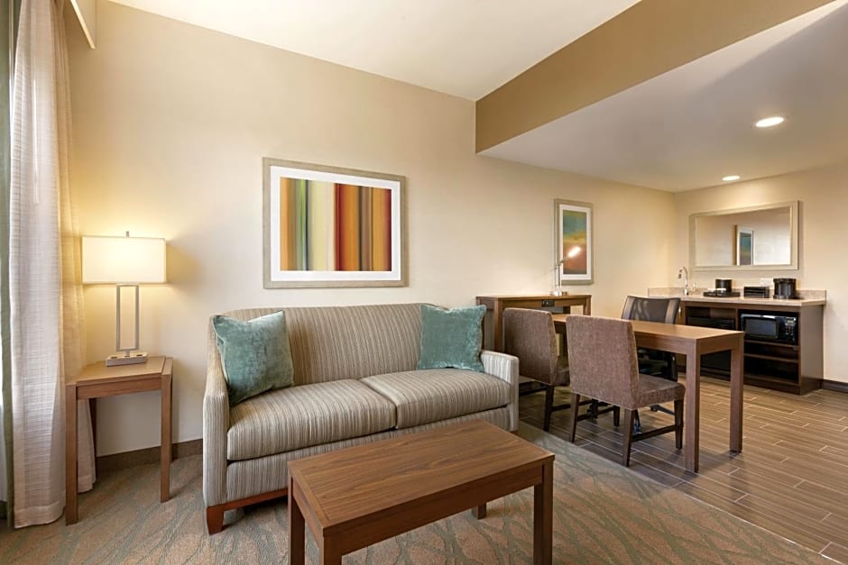Embassy Suites by Hilton Akron Canton Airport