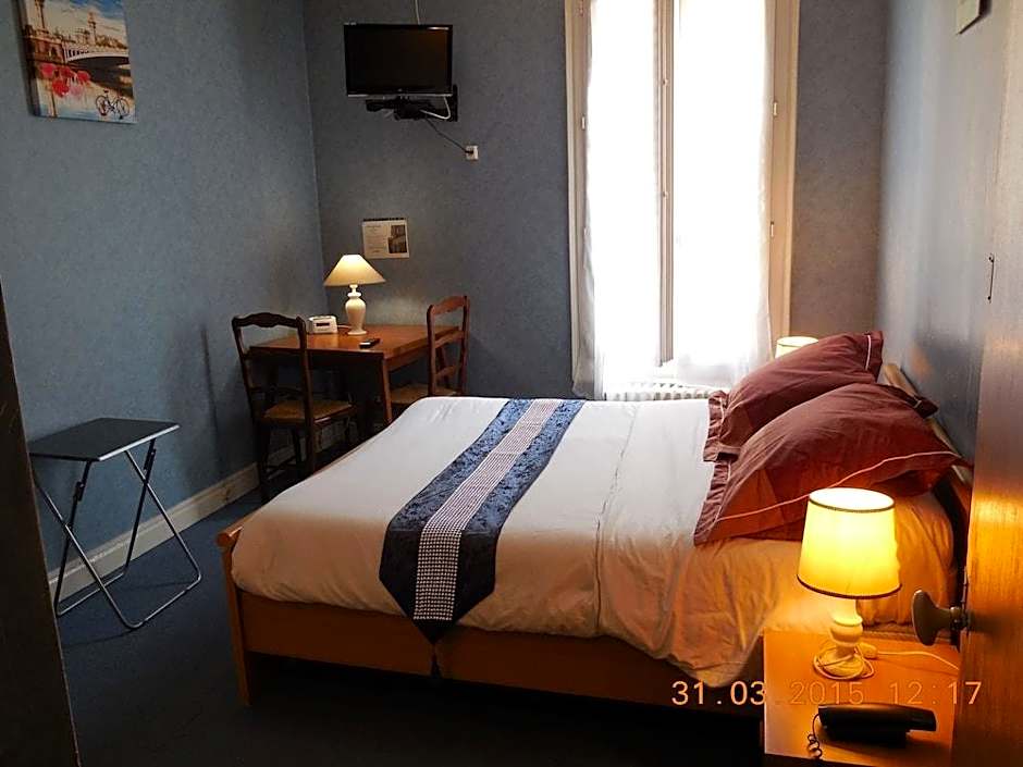 Hotel le Petit Chateau (ex hotel des amis)