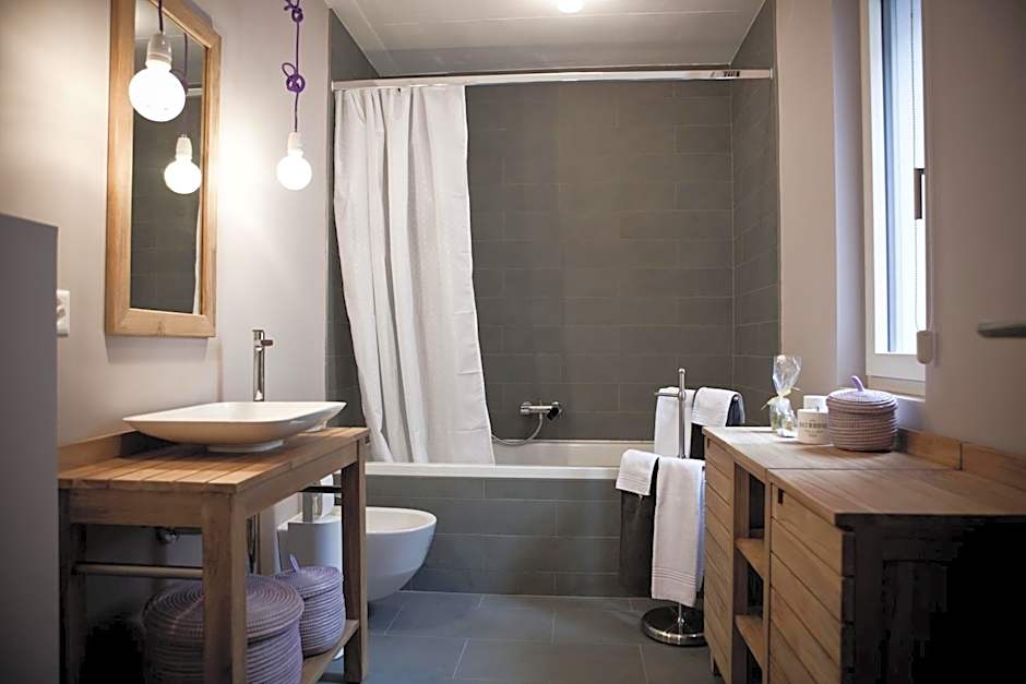 Le Coq Chantant Studios d'Hôtes & Boutique Hôtel St-Livres