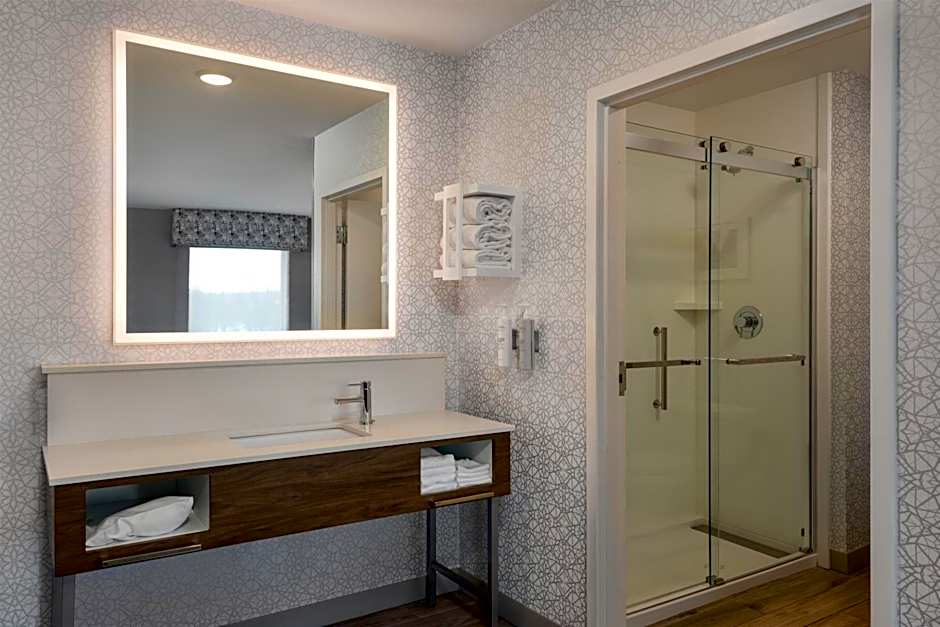Hampton Inn By Hilton & Suites West Bend