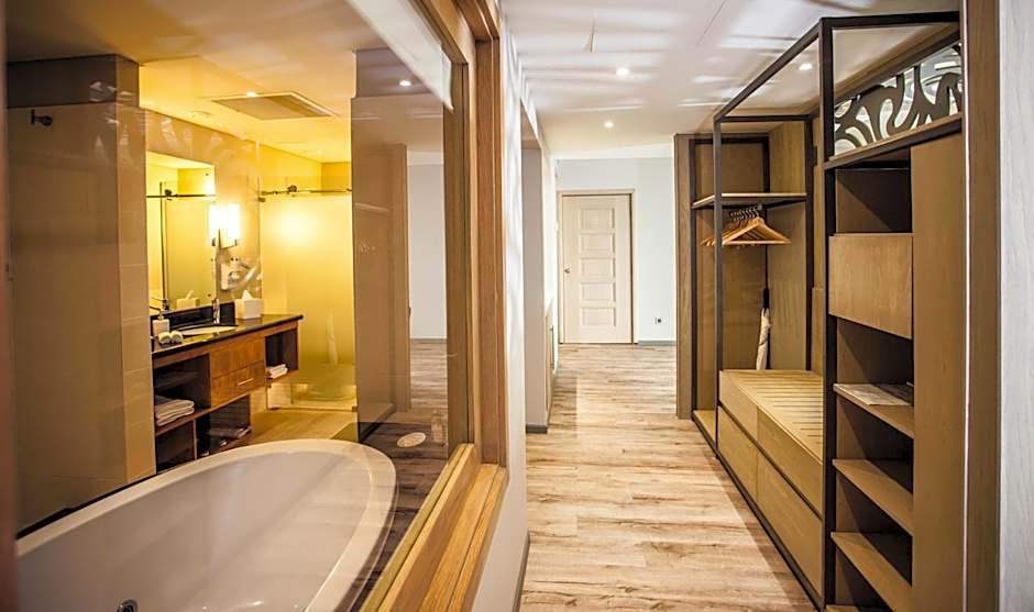 Hennessy Park Hotel