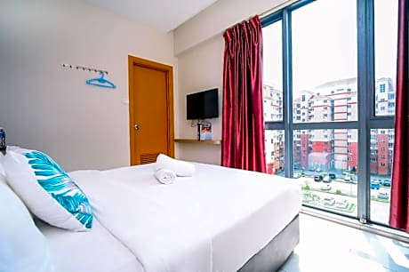 Deluxe Queen Room