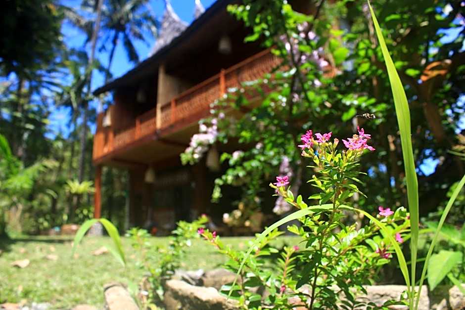 Photo 1 of 48 of Padi Ecolodge