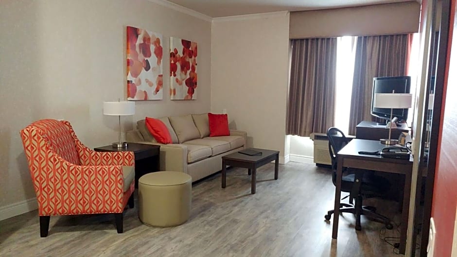 Best Western Plus Rose City Suites