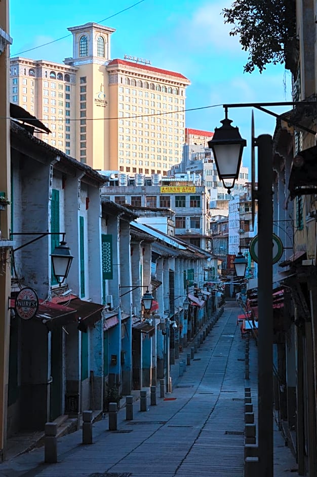 Ole Tai Sam Un Hotel