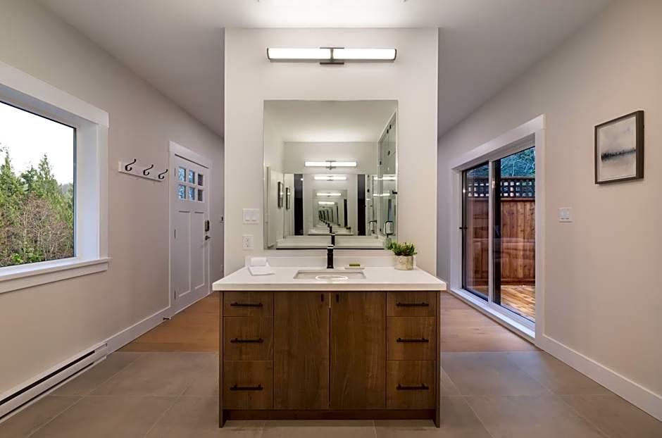 West Coast Trail Lodge