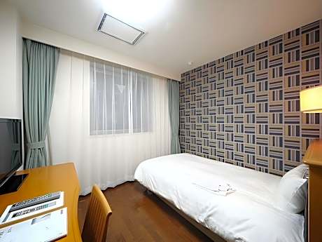 Single Room - Non-Smoking