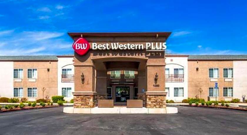 Best Western Plus Twin View Inn & Suites