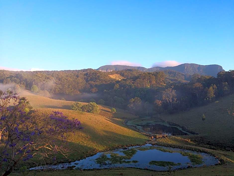 Hillcrest Mountain View Retreat