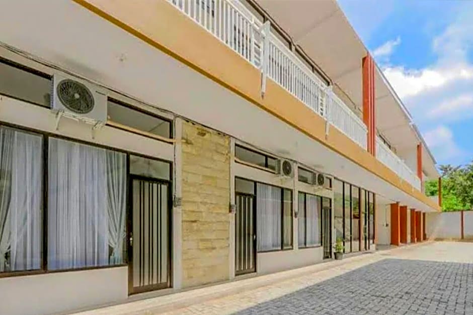 RedDoorz Syariah near Universitas Muhammadiyah Jember