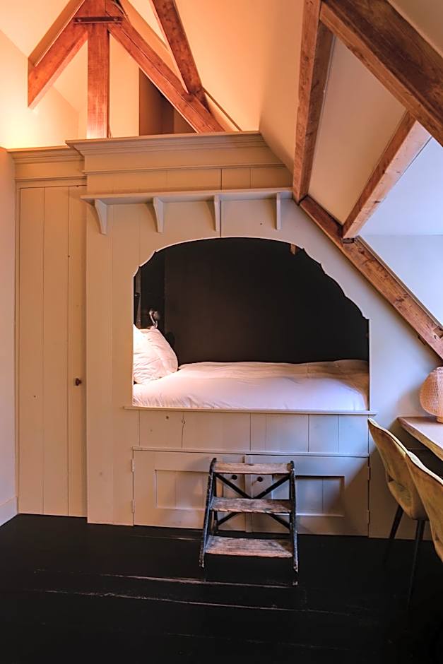 Photo 1 of 4 of Bedstead Room