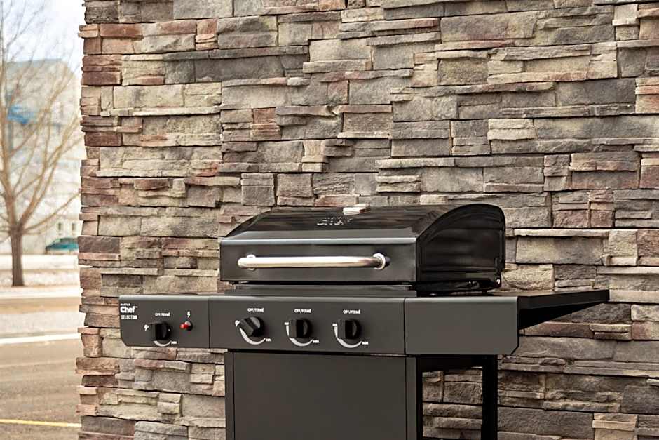 Days Inn by Wyndham Wainwright