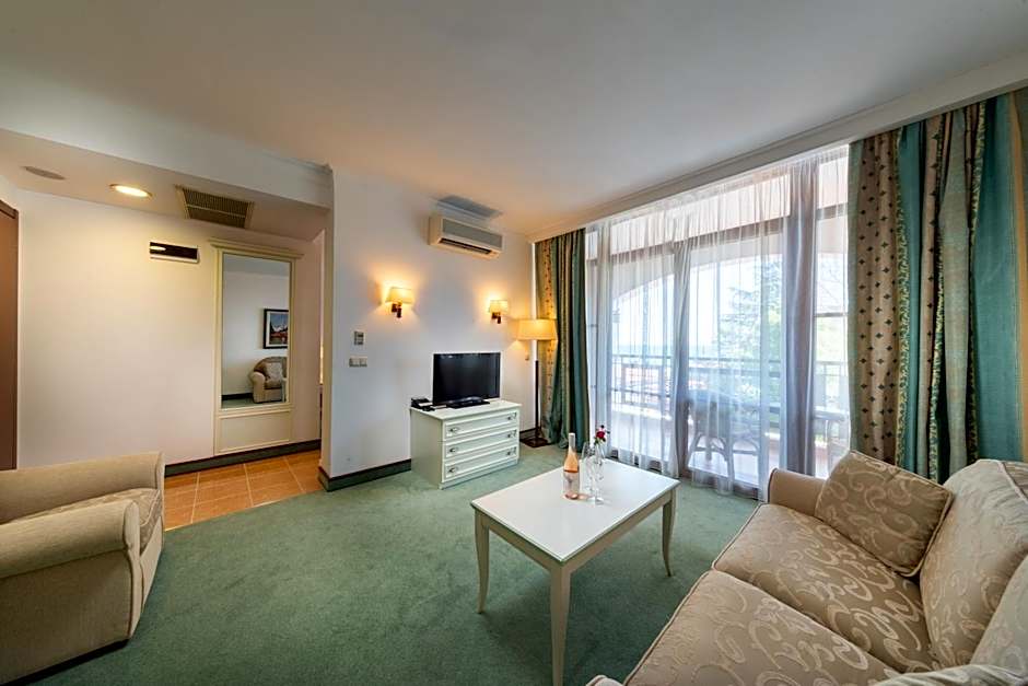 Helena Park - Ultra All Inclusive