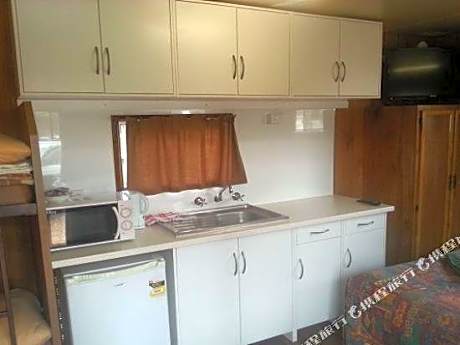 Lightning Ridge Outback Resort & Caravan Park