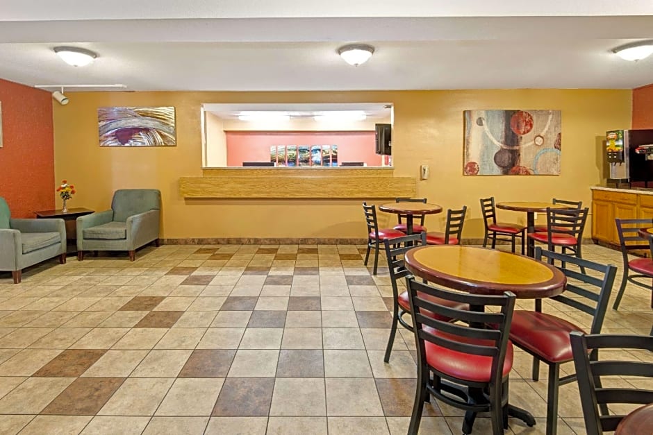 Super 8 by Wyndham Albuquerque West/Coors Blvd