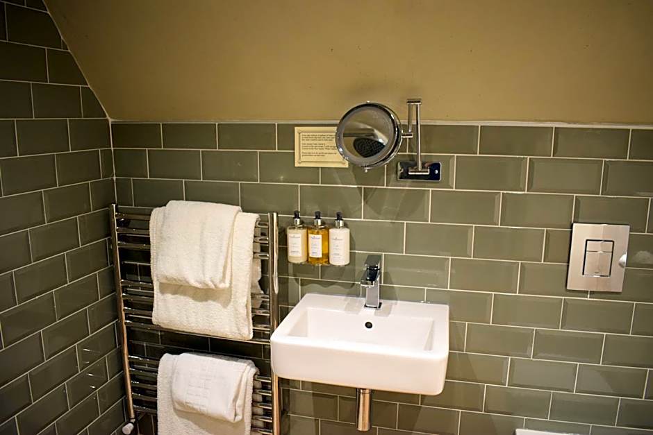 Alma Inn & Dining Rooms