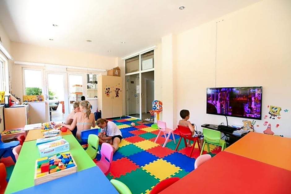 Hotel Catty Cats Garden