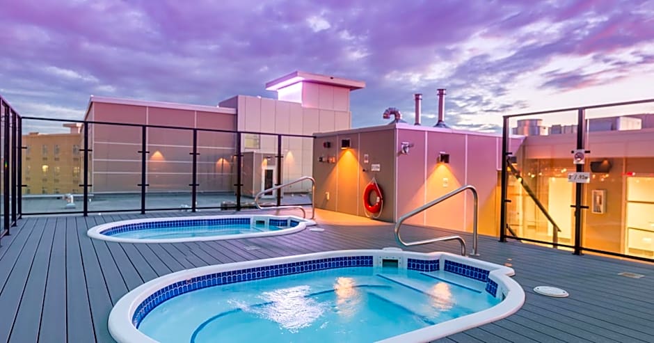 Applause Hotel Calgary Airport