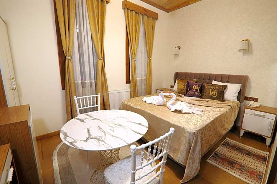 Gür Royal Suit Aparts