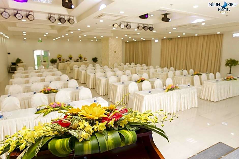 Ninh Kieu Riverside Hotel
