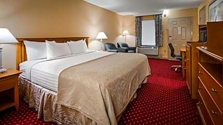 Deluxe King Suite