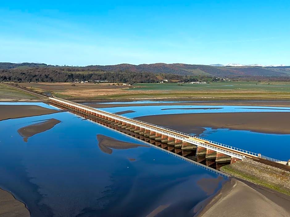 Ye Olde Fighting Cocks