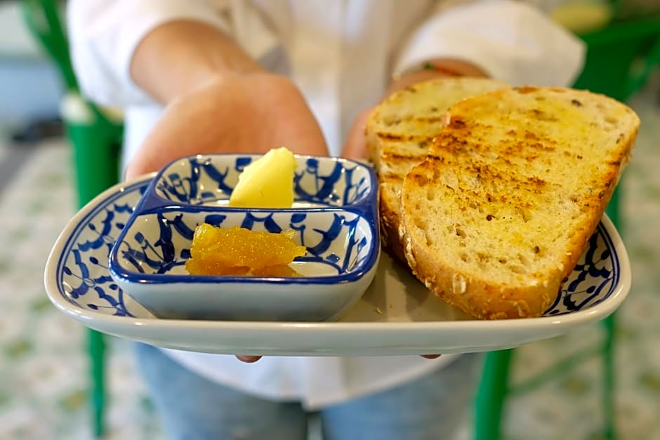 Ratana Boutique Hostel