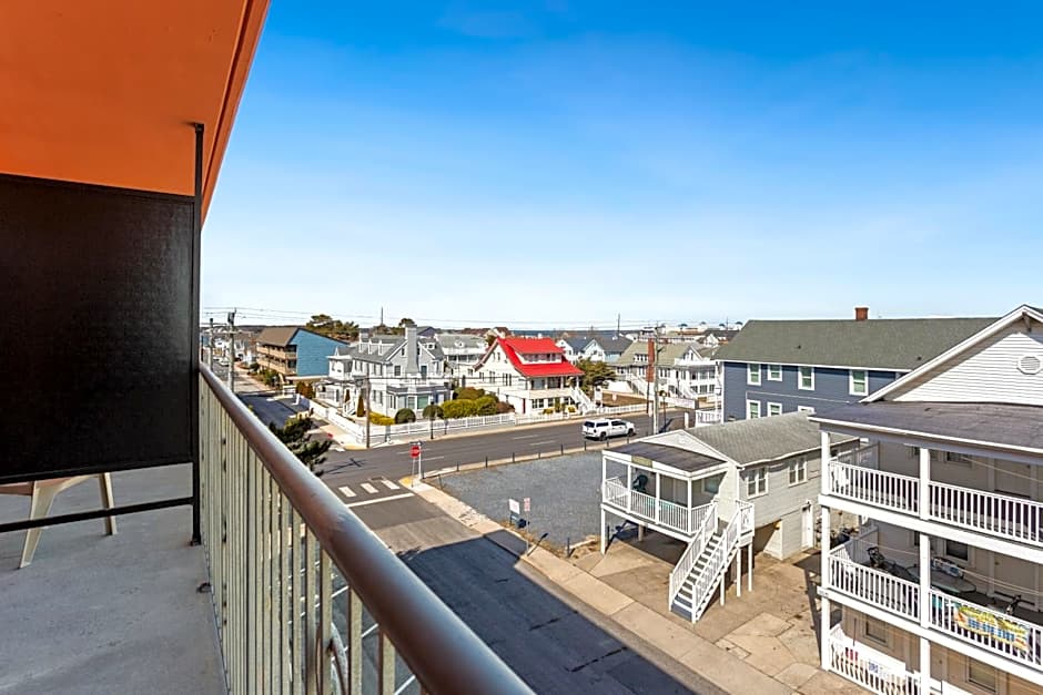 Americana Motor Inn on Boardwalk