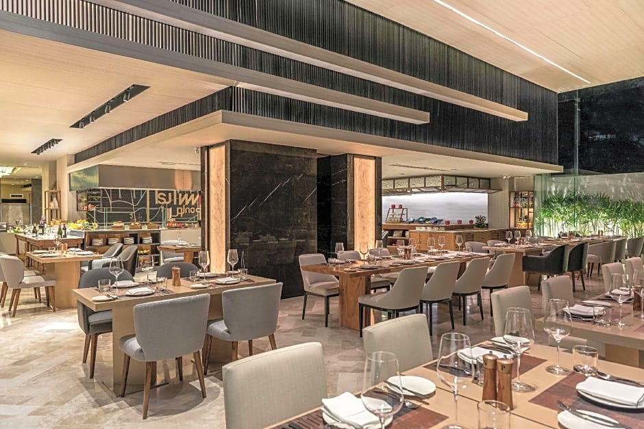 DoubleTree by Hilton Bangkok Ploenchit