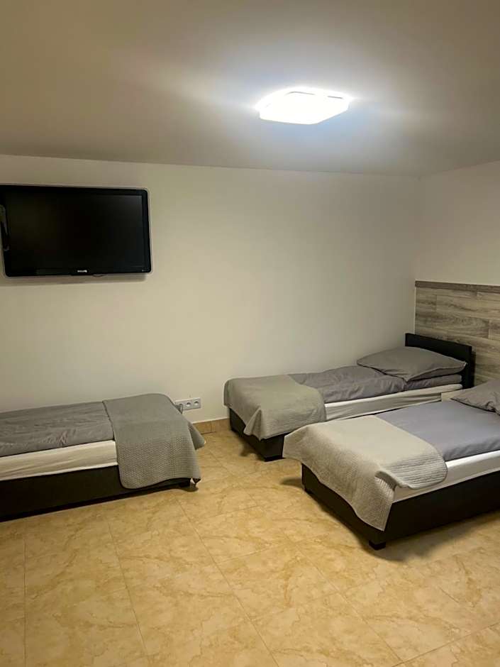 Hostel 24 Miejsca Parkingowe Noclegi Pracownicze.