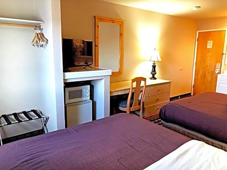 Queen Room with Two Queen Beds - Non-Smoking