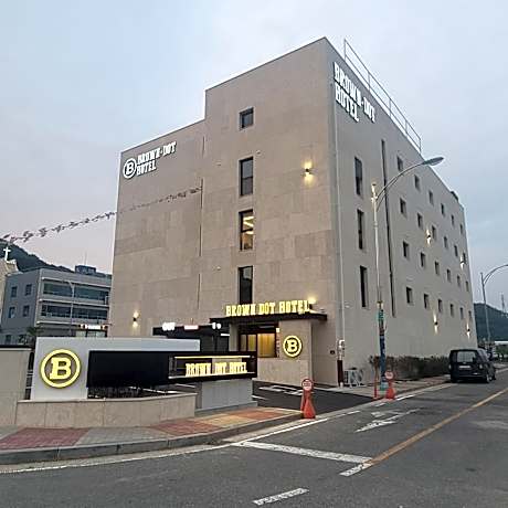 Mokpo Brown Dot Hotel Namak