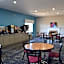 Days Inn and Suites by Wyndham Sikeston
