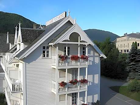 Hofslund Fjord Hotel