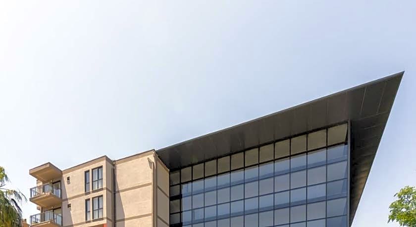 Laristone Suite Spa Hotel