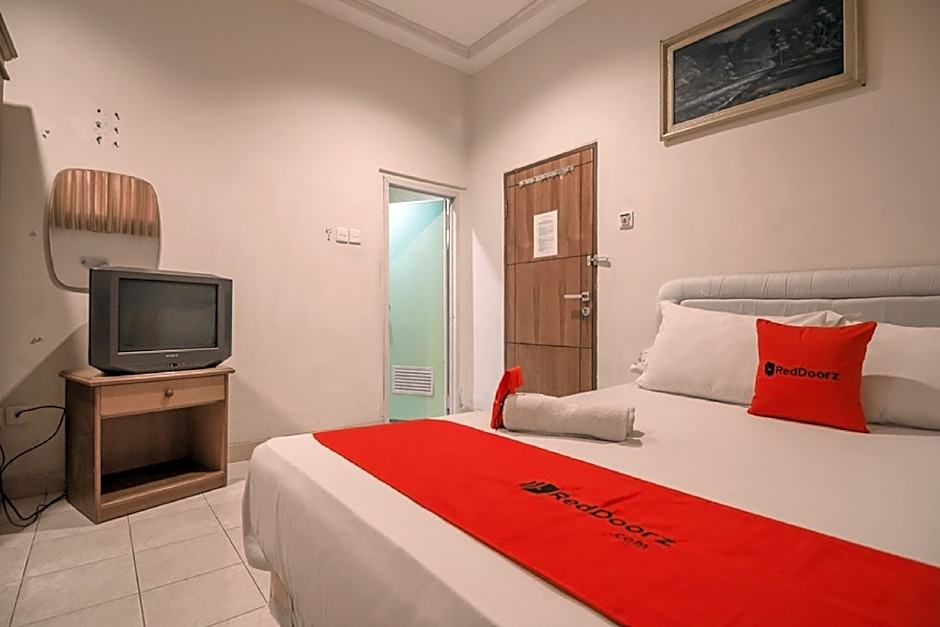 RedDoorz Syariah near Taman Bekapai 2