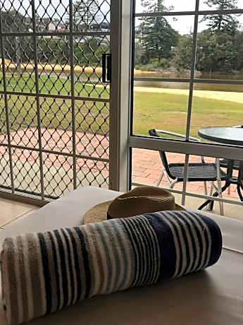 King Room with Lake View - Not Pet Friendly