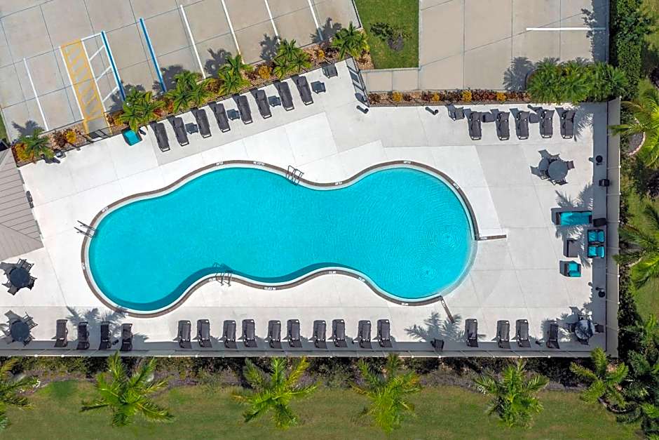 Coral Pointe Sarasota, an Ascend Collection Hotel