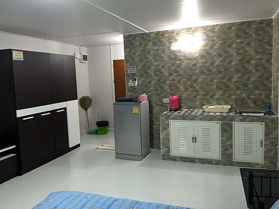 Muangthongthani Rental/Khun Dan