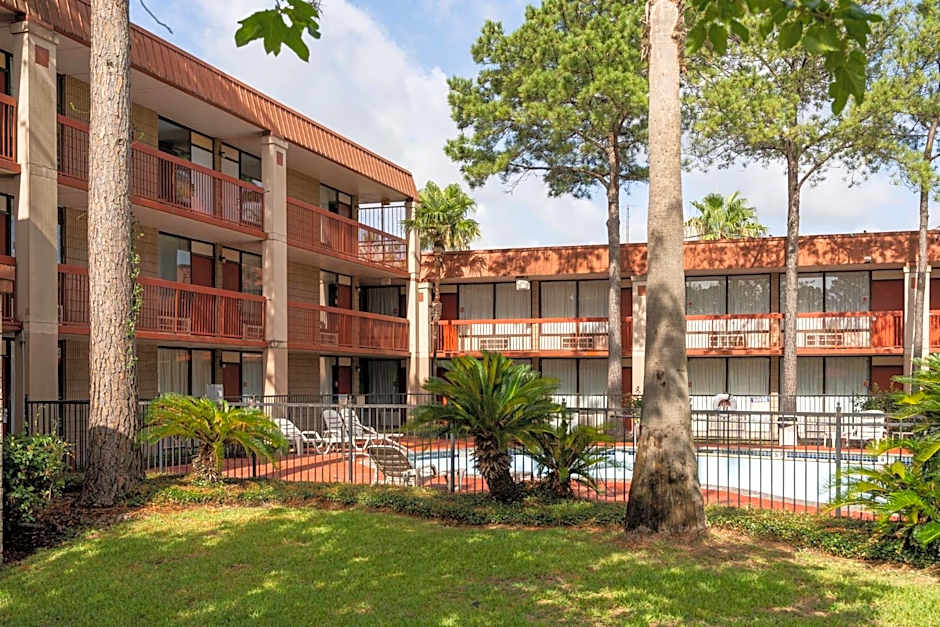 GreenTree Hotel & Extended Stay I-10 FWY Houston, Channelview, Baytown