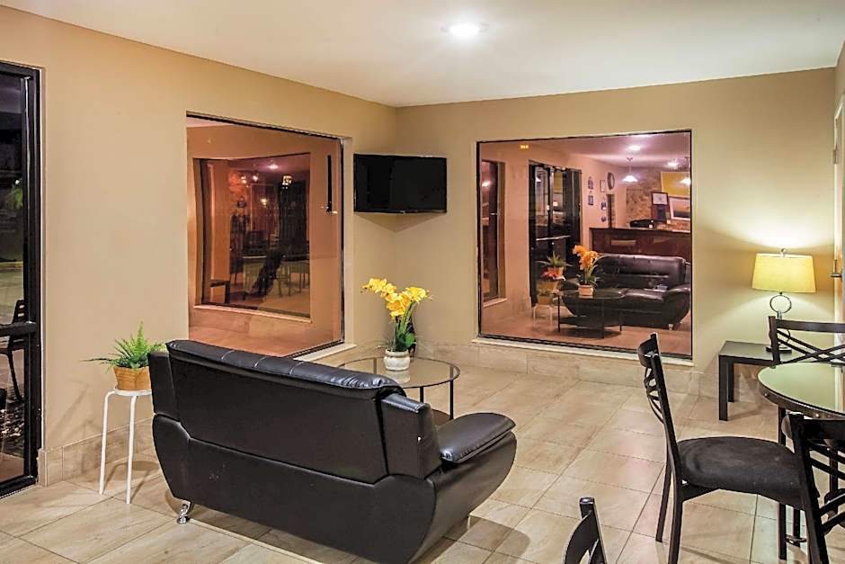 Days Inn by Wyndham Sulphur LA