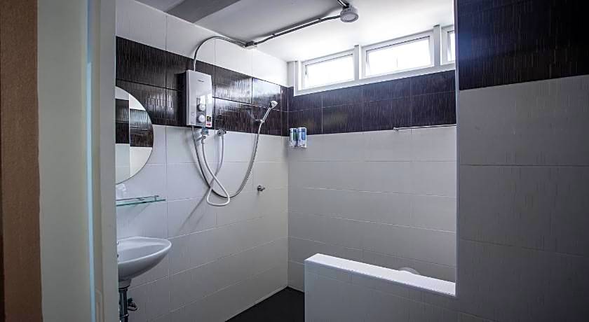 Baan Chang Hotel & Coffee House