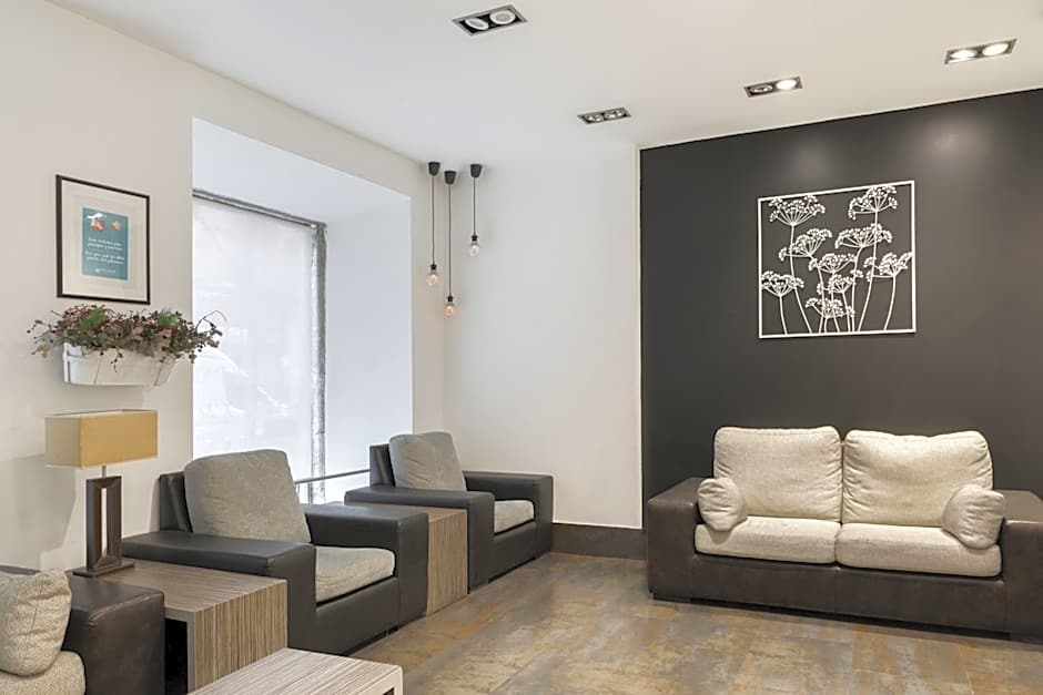 Petit Palace Tres Cruces