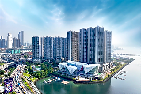 R&F Princess Cove Seine Region by Lions Bay